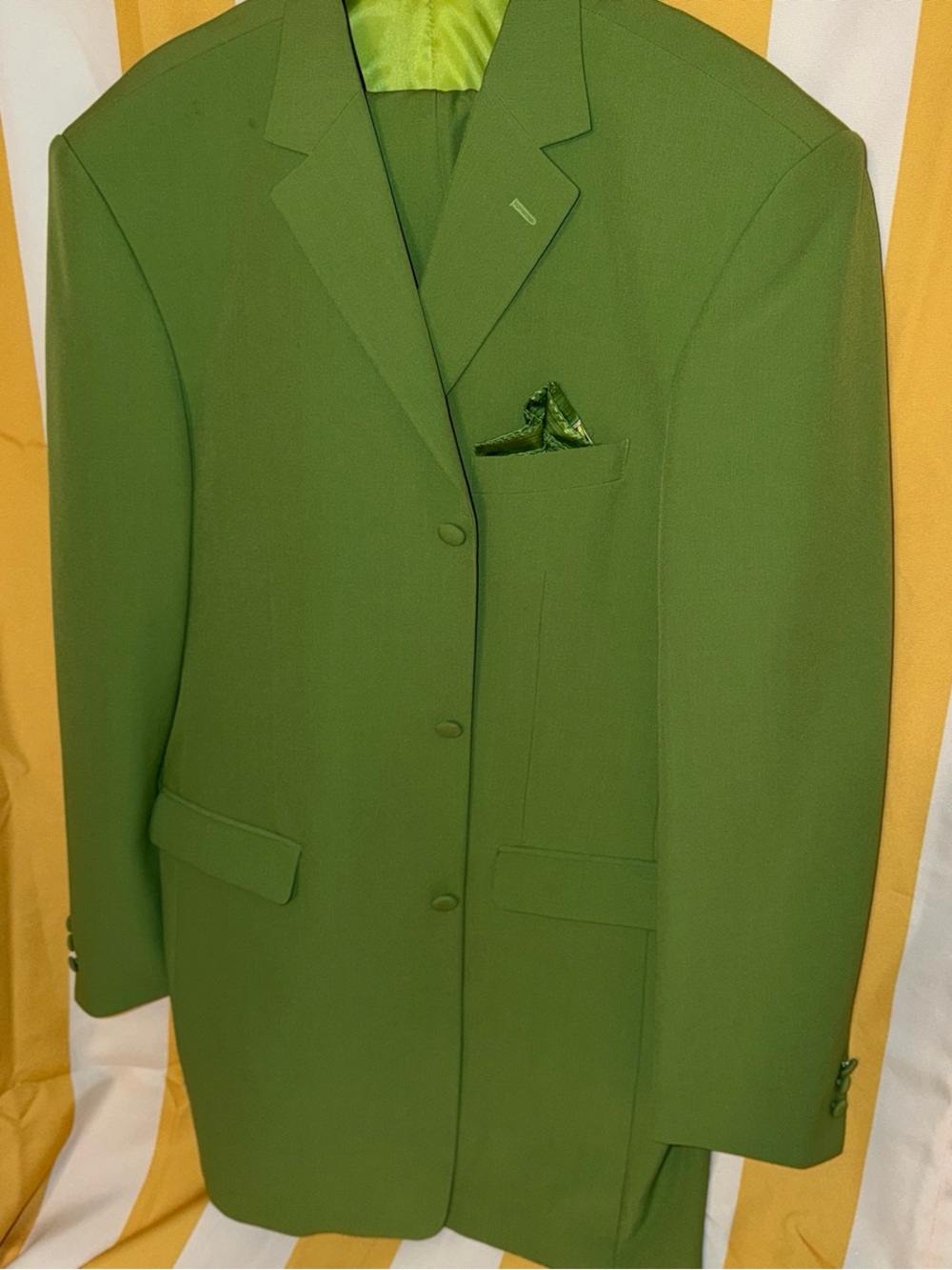 Men’s large suit 42L 32X32 Green baggy Fit Suit